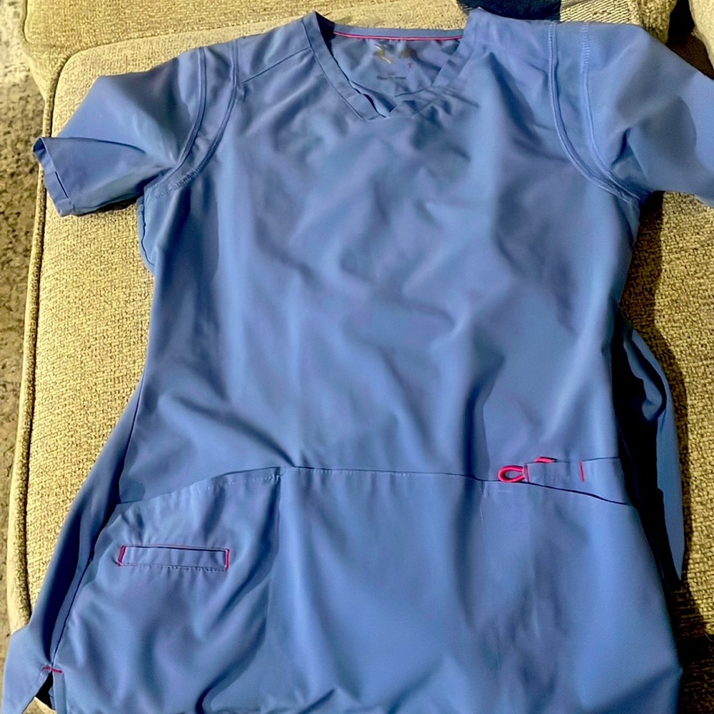 Ladies Smitten Scrubs, Size XSM, A surgical blue